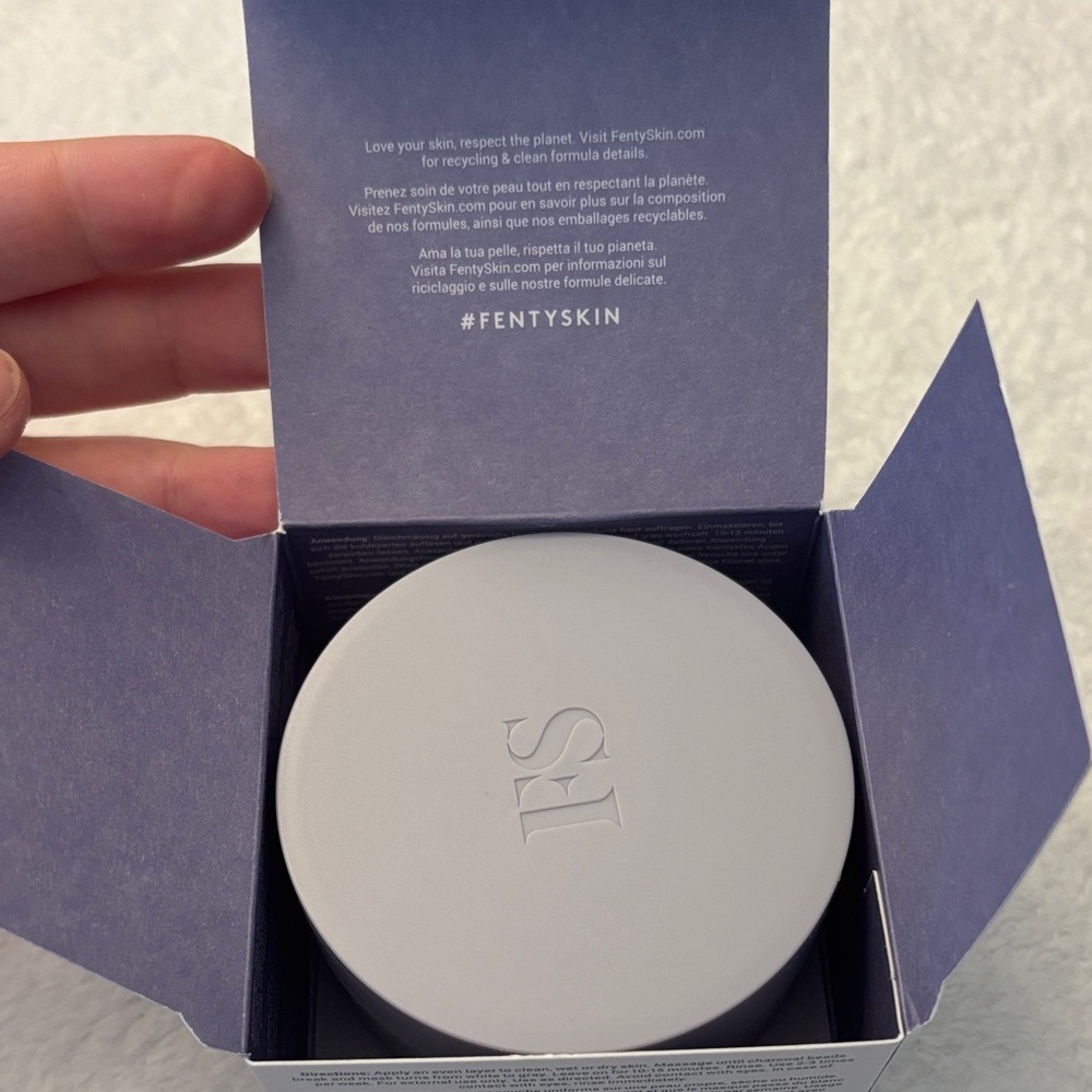 Fenty Beauty Cookies N Clean Detox Mask - White and Gray - Picture 2 of 3